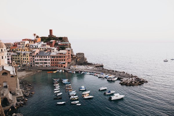 Quels sont les meilleurs conseils pour une escapade romantique dans les Cinque Terre, Italie?